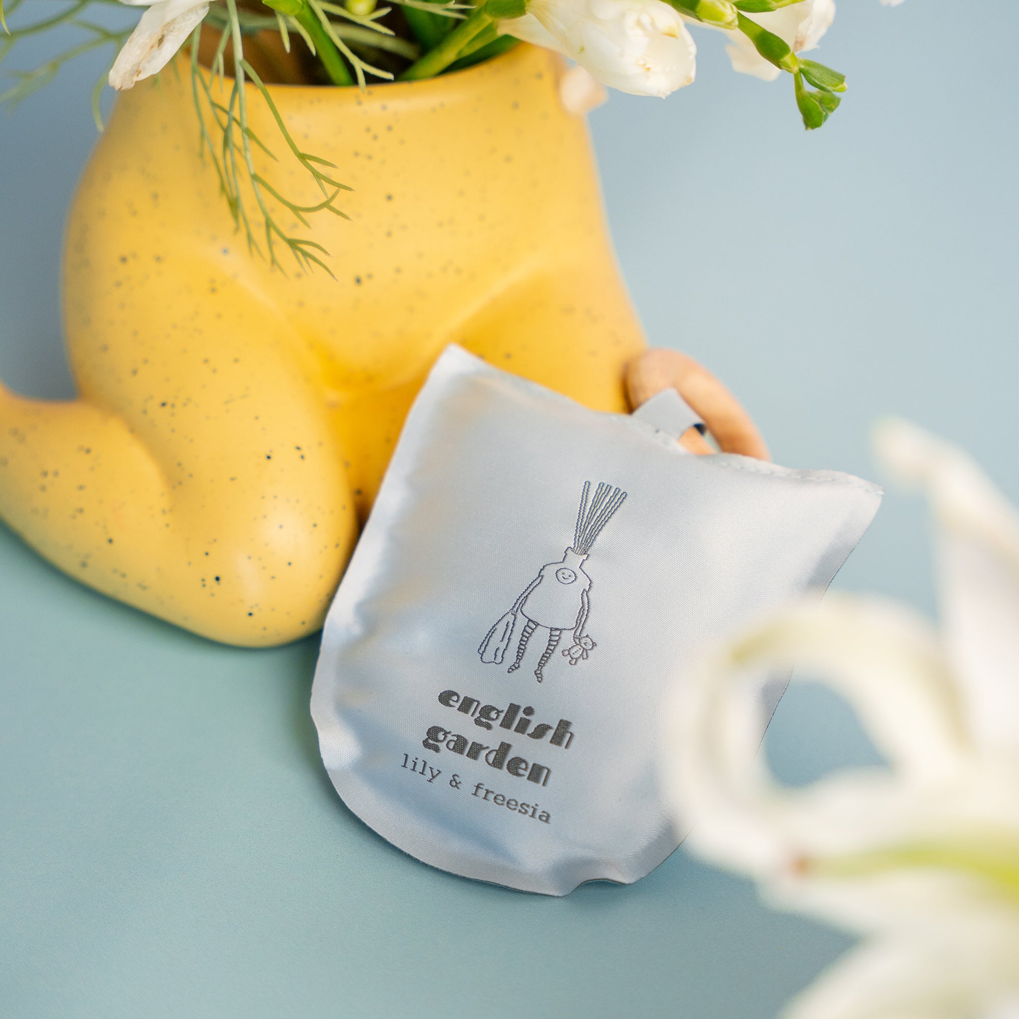 english garden scented sachet scent lily and freesia