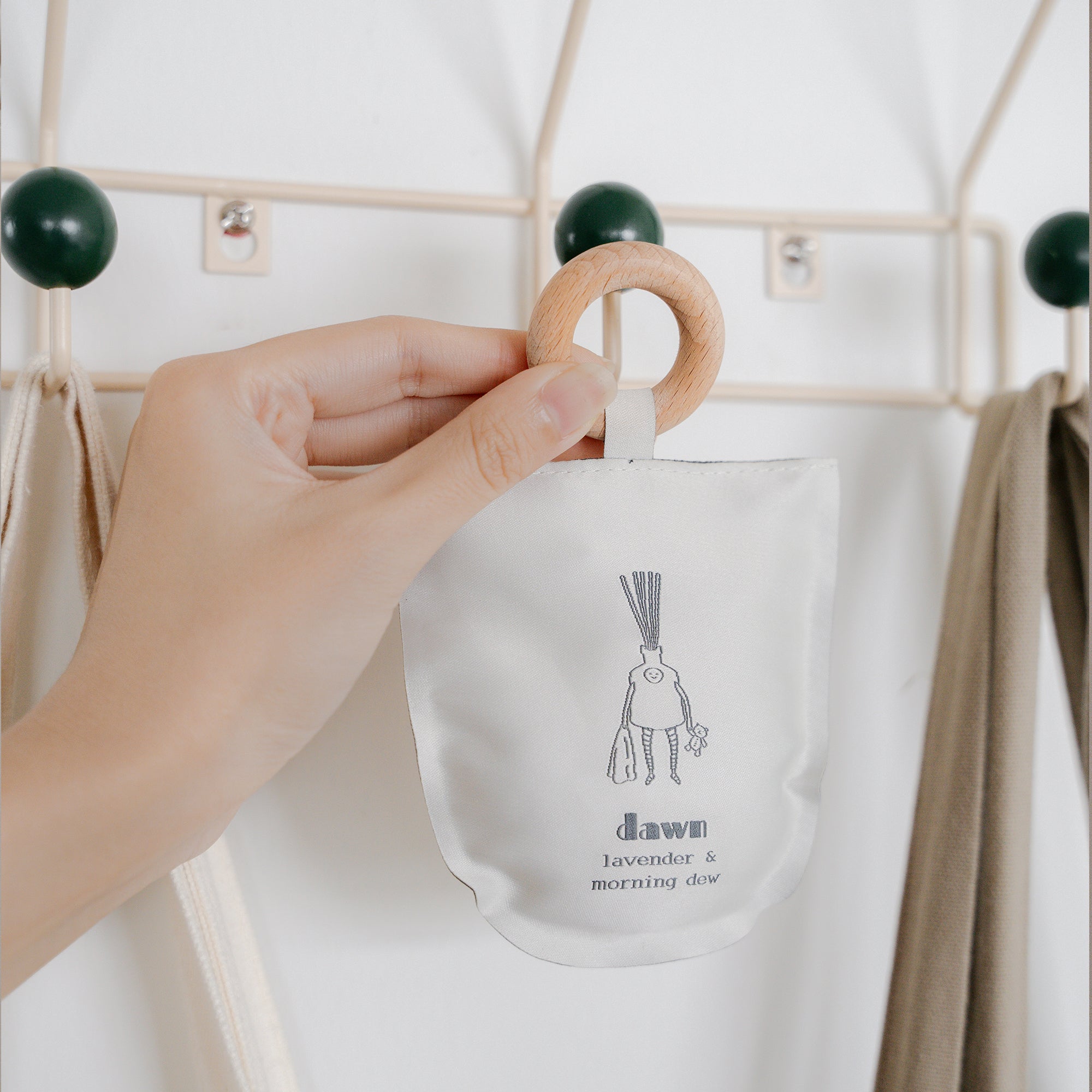 how to use scented sachet hand hanging diffuser